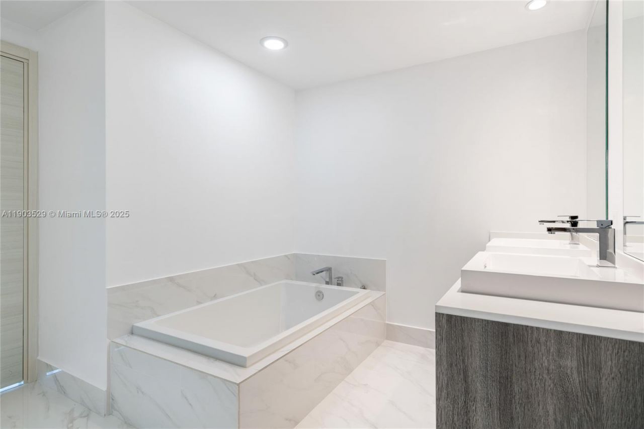 801 S Miami Ave, Unit 1002, Miami, FL 33130 Photo