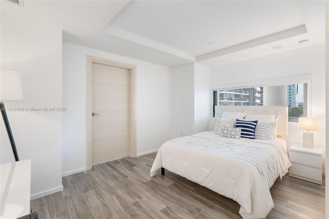 801 S Miami Ave, Unit 1002, Miami, FL 33130 Photo