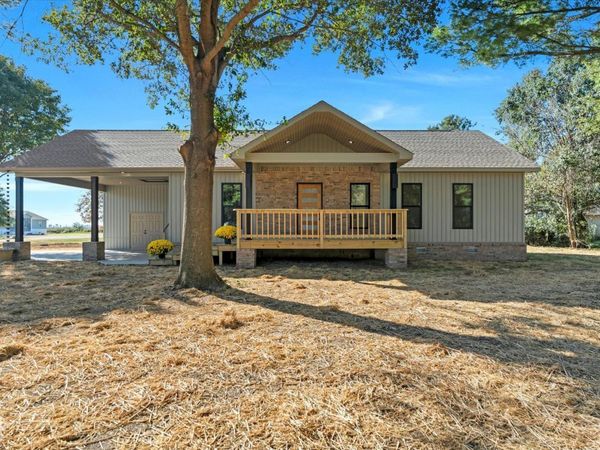 301 Dogwood Street, Caraway, AR 72419