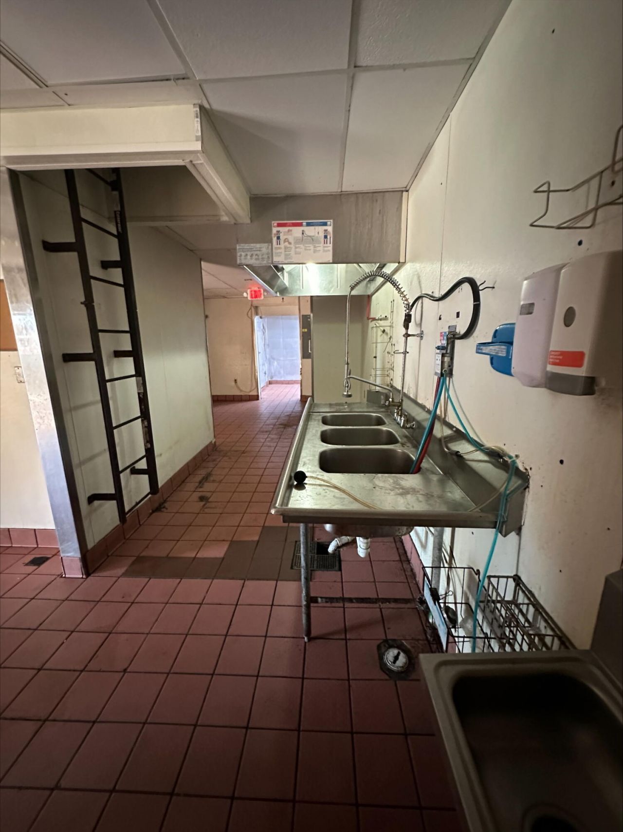 700 N Main Street Photo 4