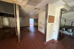 700 N Main Street photo 4