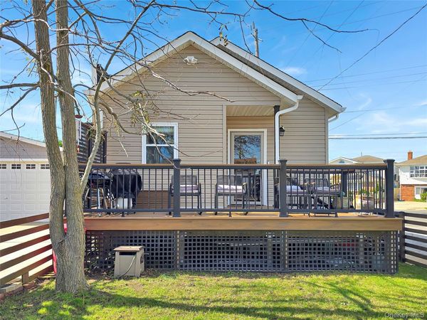 541 Long Beach Road, Island Park, NY 11558