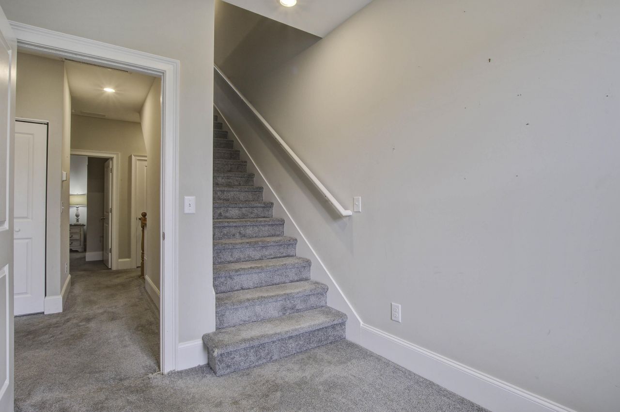 5911 Steward Street Photo 24