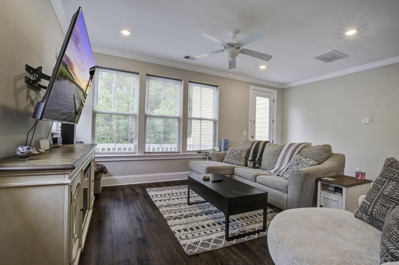 5911 Steward Street Photo 8