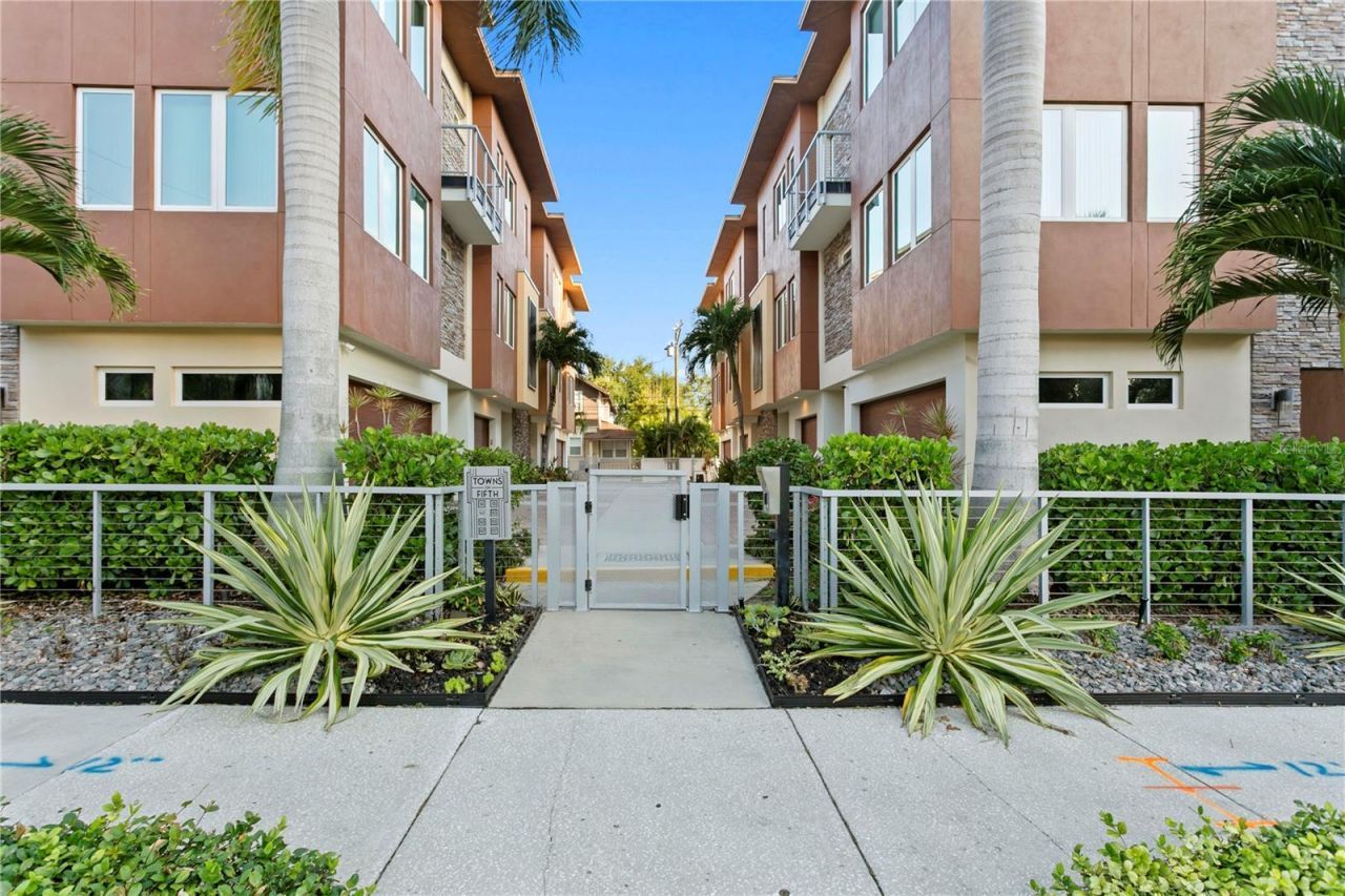 153 5th Avenue Ne, Saint Petersburg, FL 33701 Main Photo