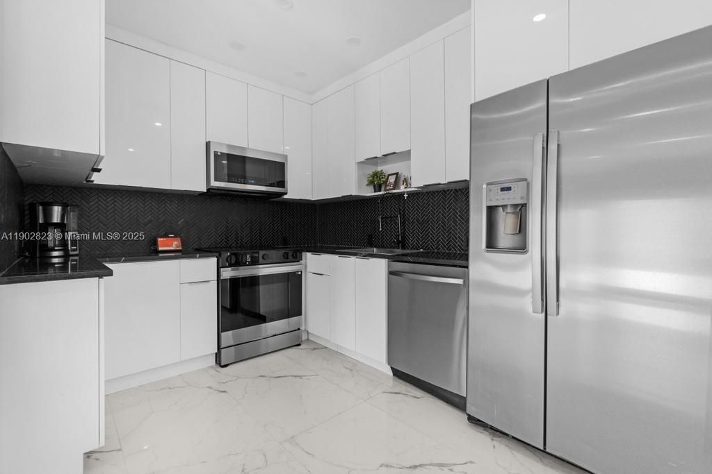 6941 Sheridan St, Hollywood, FL 33024 Photo