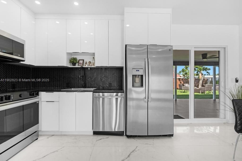 6941 Sheridan St, Hollywood, FL 33024 Photo