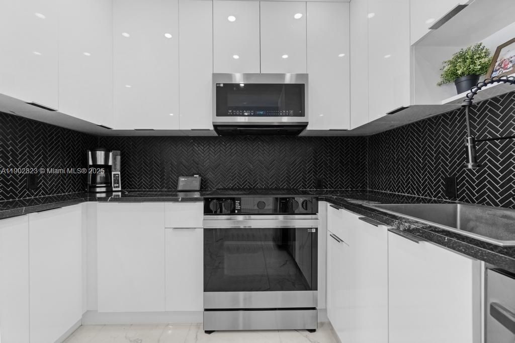 6941 Sheridan St, Hollywood, FL 33024 Photo