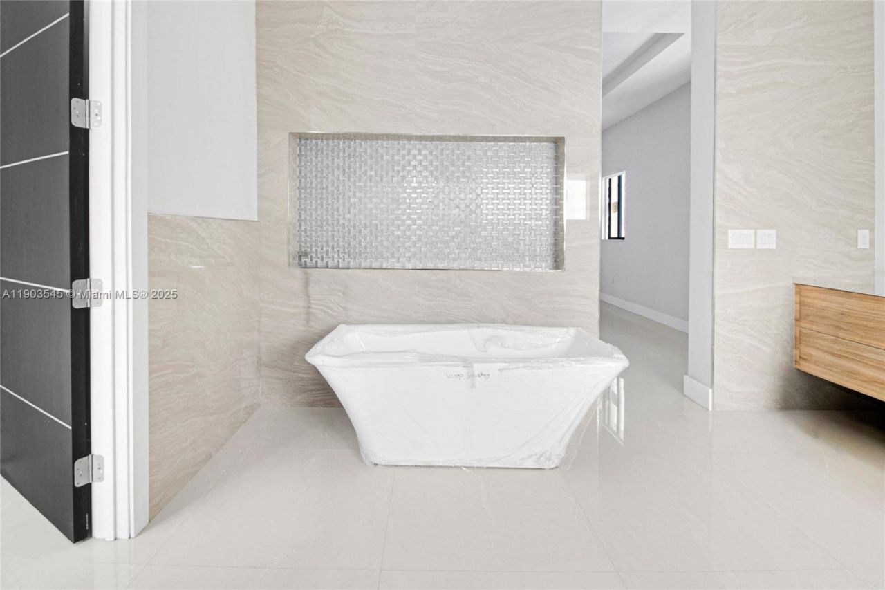 12890 NW 2nd St, Miami, FL 33182 Photo