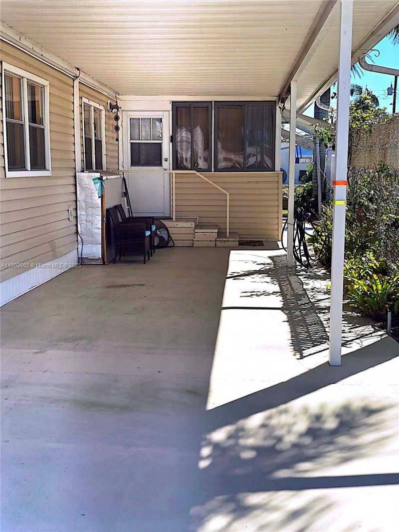 4208 S Shady Ln, Boynton Beach, FL 33436 Photo