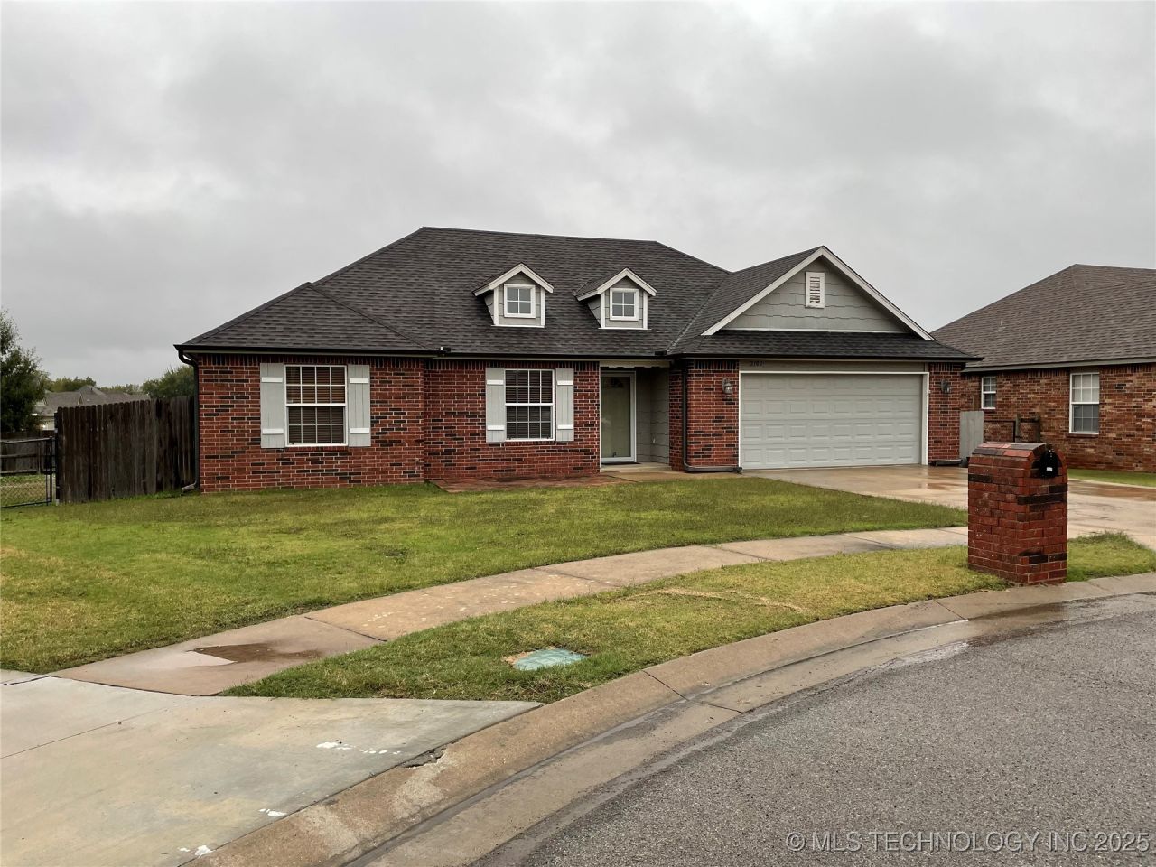 2100 S Haynie Court, Skiatook, OK 74070 Main Photo