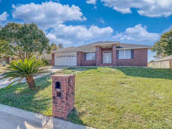 4811 La Casa Cir, Pace, FL 32571