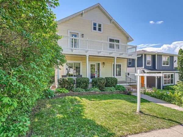 8 Queen Avenue S, Minneapolis, MN 55405