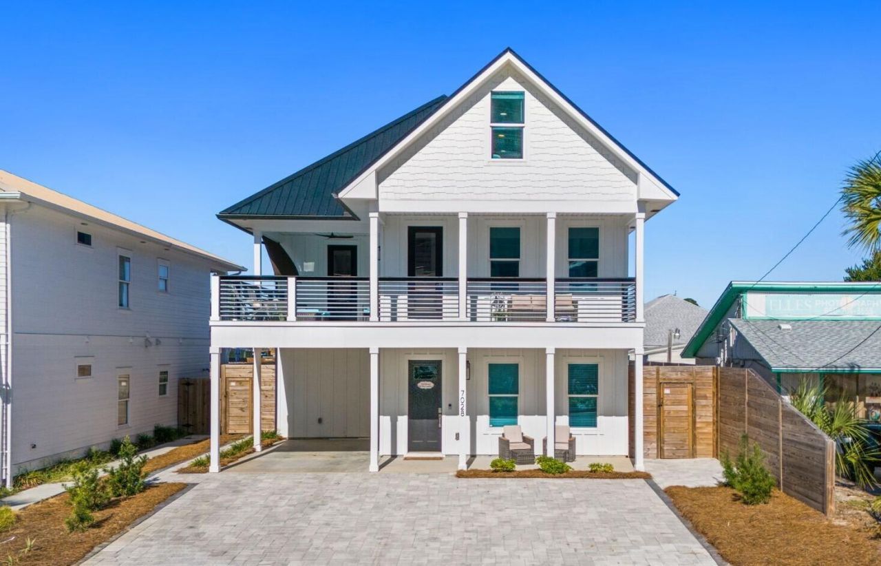 7028 Thomas Drive, Panama City Beach, FL 32408 Main Photo
