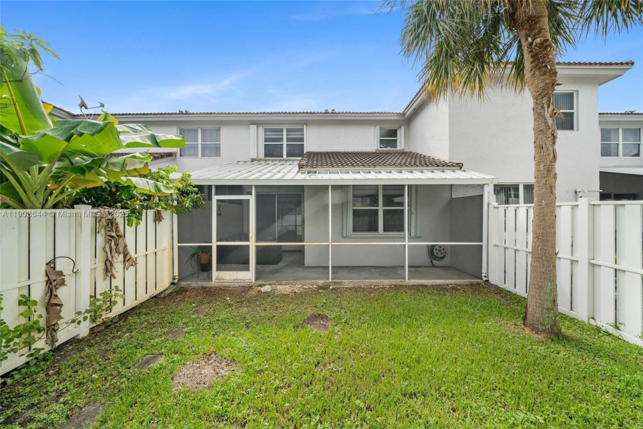 16829 SW 1st Mnr, Pembroke Pines, FL 33027 Photo