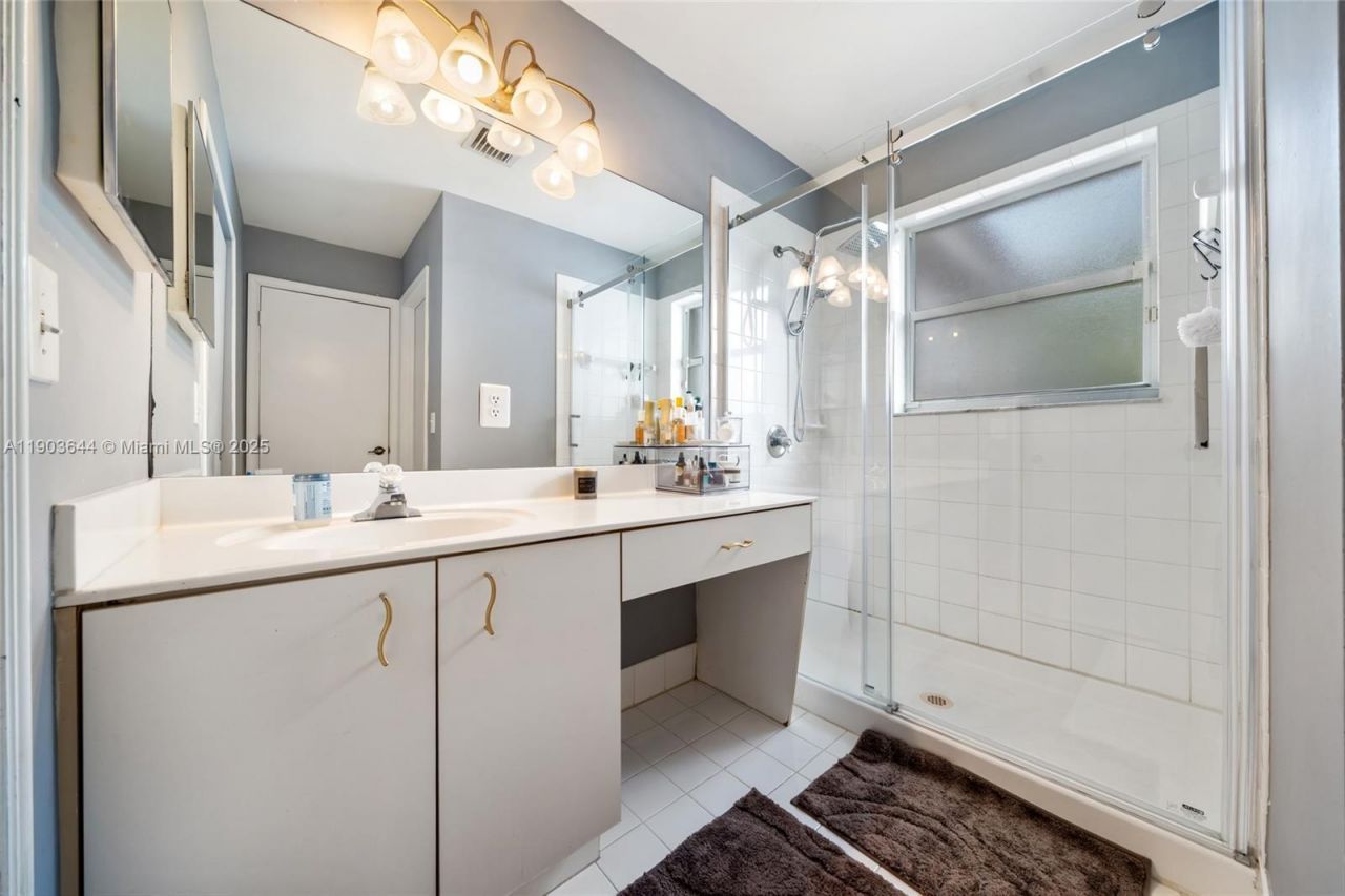 16829 SW 1st Mnr, Pembroke Pines, FL 33027 Photo