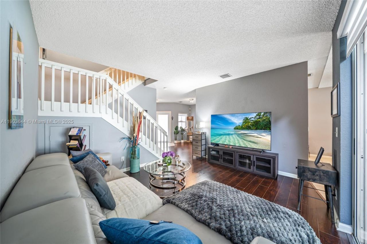 16829 SW 1st Mnr, Pembroke Pines, FL 33027 Photo