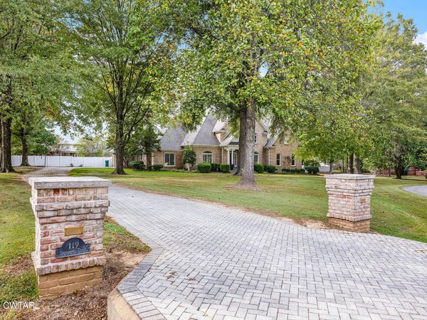 119 Stonehenge Drive, Jackson, TN 38305