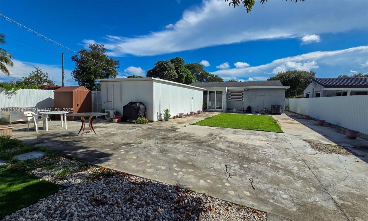 1545 NW 85th St, Miami, FL 33147 Photo