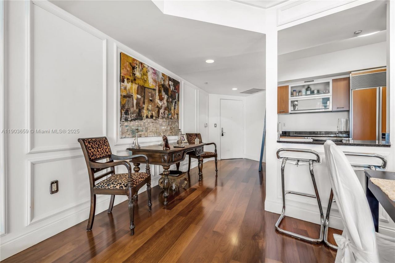 400 Alton Rd, Unit 2409, Miami Beach, FL 33139 Photo