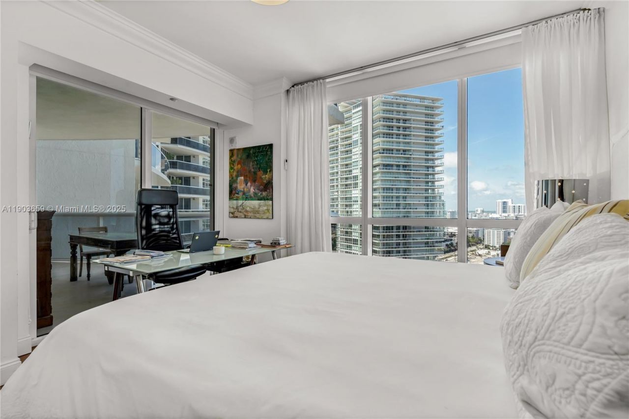 400 Alton Rd, Unit 2409, Miami Beach, FL 33139 Photo