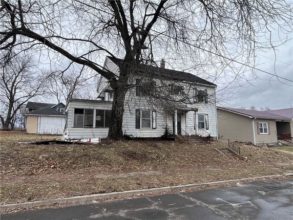 305 E 10th Street, Trenton, MO 64683