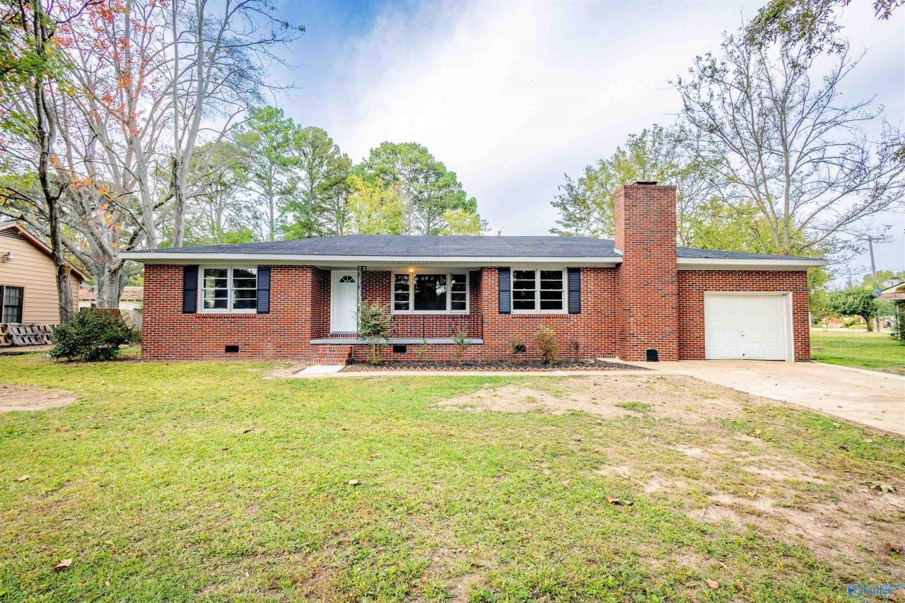 504 Betty Street, Decatur, AL 35601 Main Photo