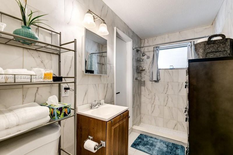 Please Call For Address, Unit 4, Hollywood, FL 33020 Photo