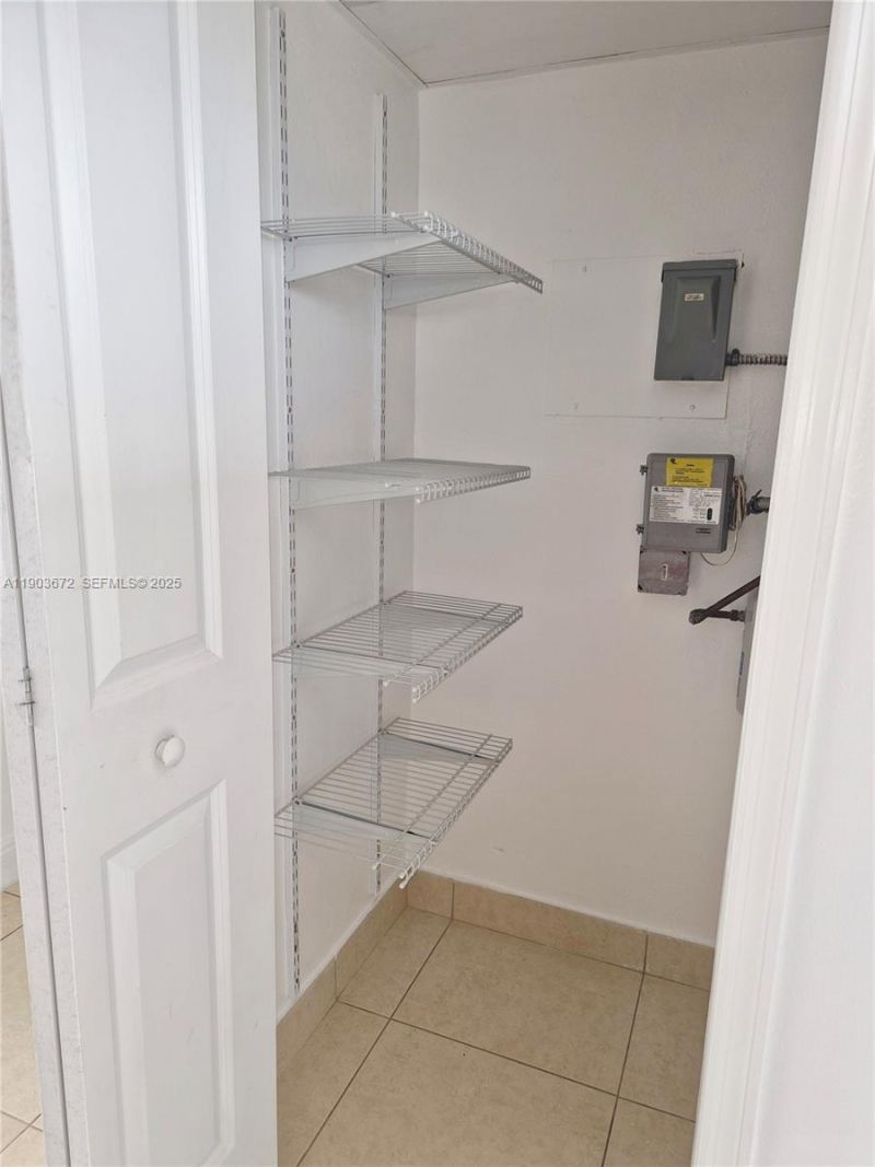 2910 Point East Dr, Unit M610, Aventura, FL 33160 Photo