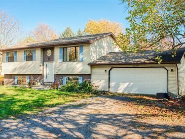 5670 Fowlerville Road, Handy Twp, MI 48836