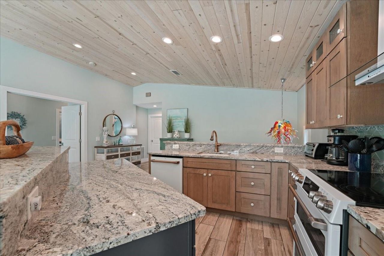 111 Cedar Avenue, Anna Maria, FL 34216 Photo