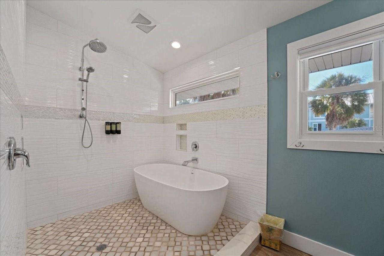 111 Cedar Avenue, Anna Maria, FL 34216 Photo