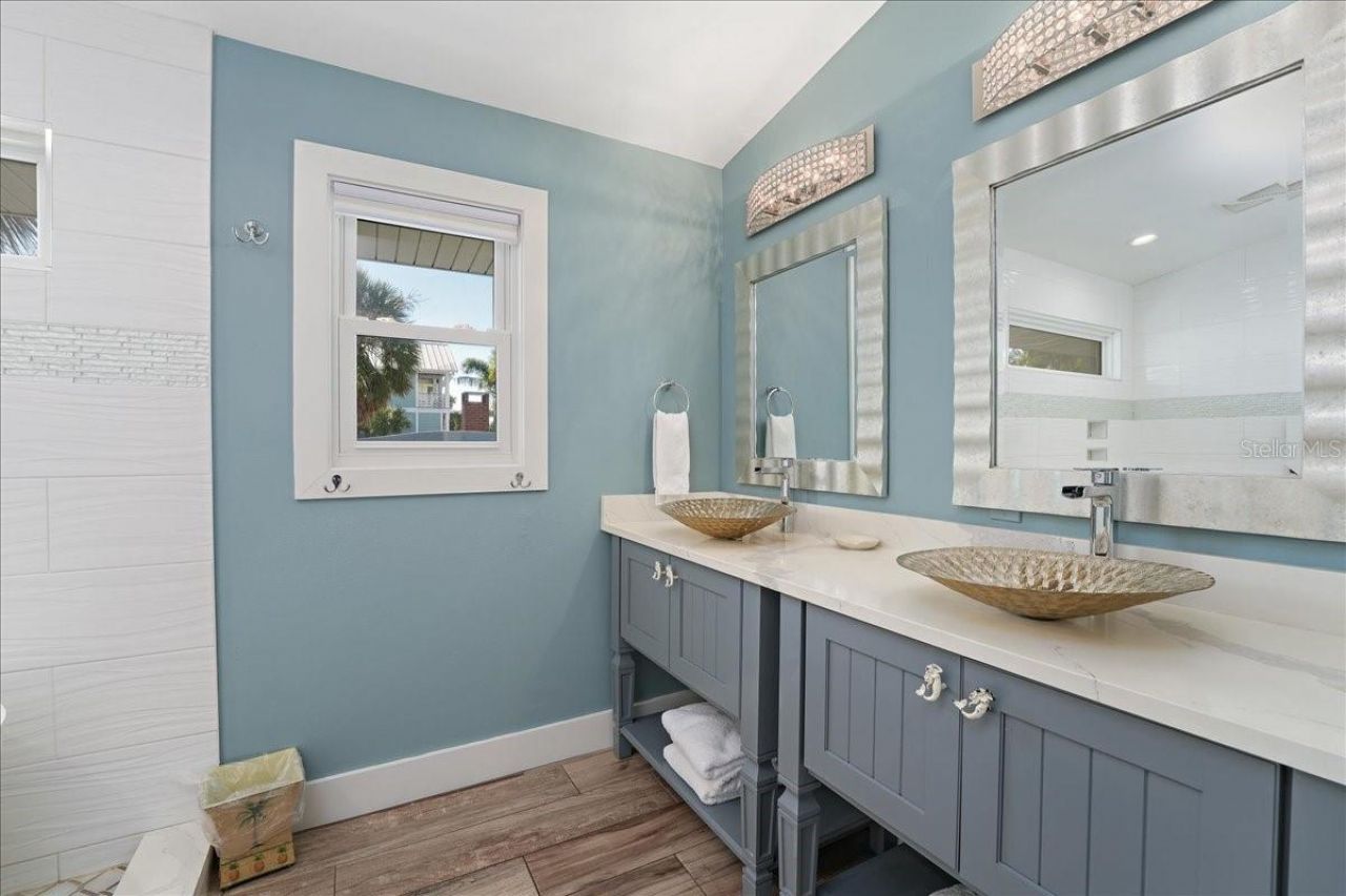 111 Cedar Avenue, Anna Maria, FL 34216 Photo