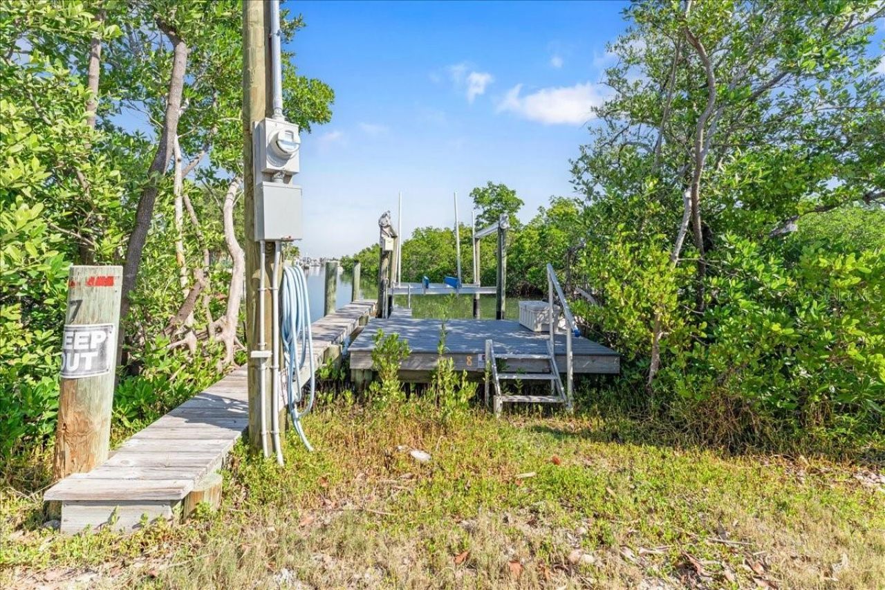 111 Cedar Avenue, Anna Maria, FL 34216 Photo