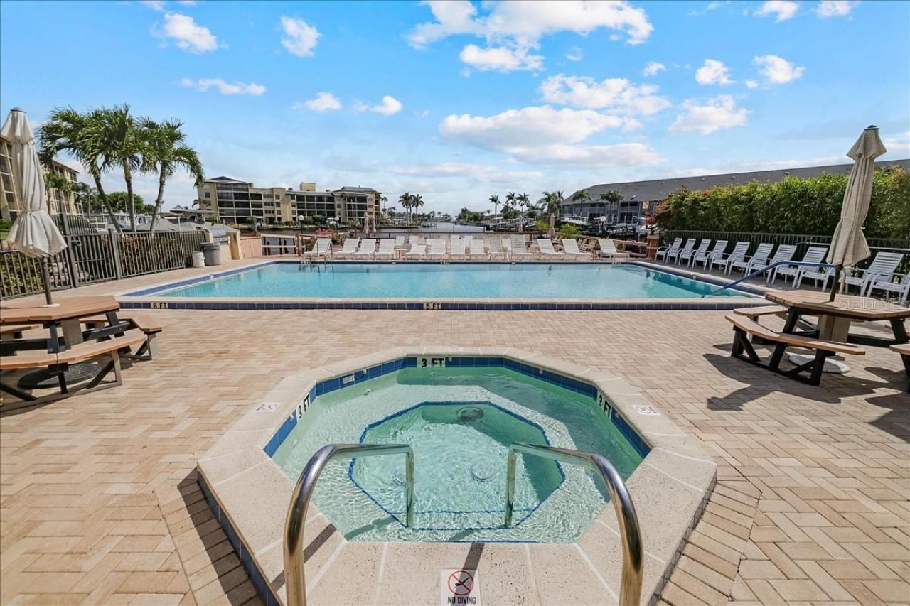 4719 SE 17th Place, Unit 208, Cape Coral, FL 33904 Photo