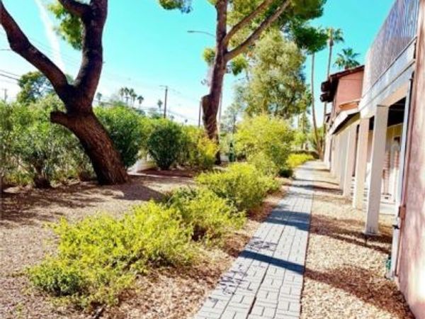 2202 E Desert Inn Road , Las Vegas, NV 89169