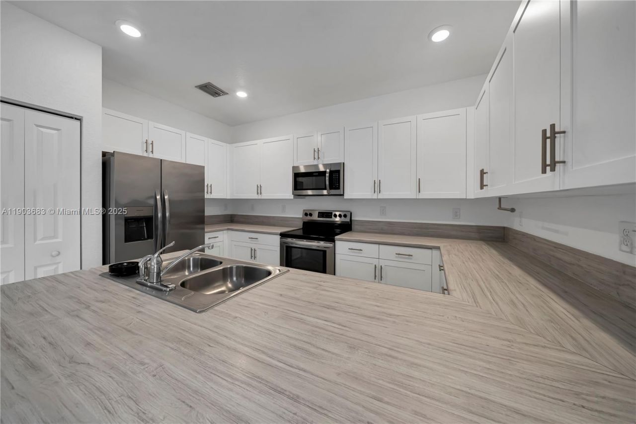 18320 SW 148th Rd, Miami, FL 33187 Photo