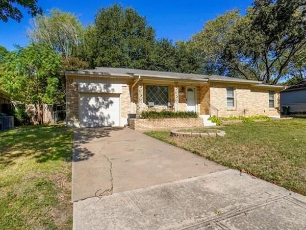 341 Hurst Drive, Bedford, TX 76022