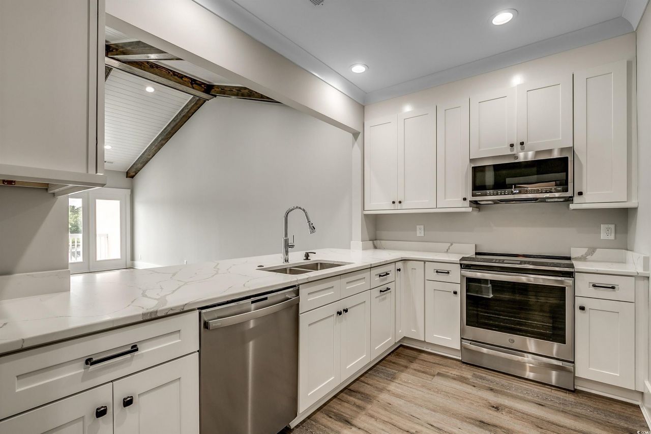 4510 Lightkeepers Way Photo 8