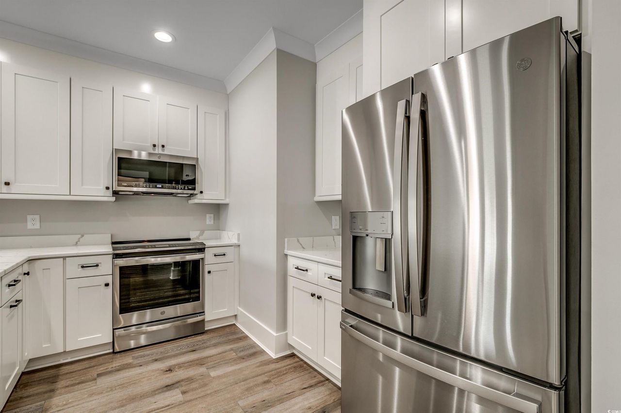 4510 Lightkeepers Way Photo 8