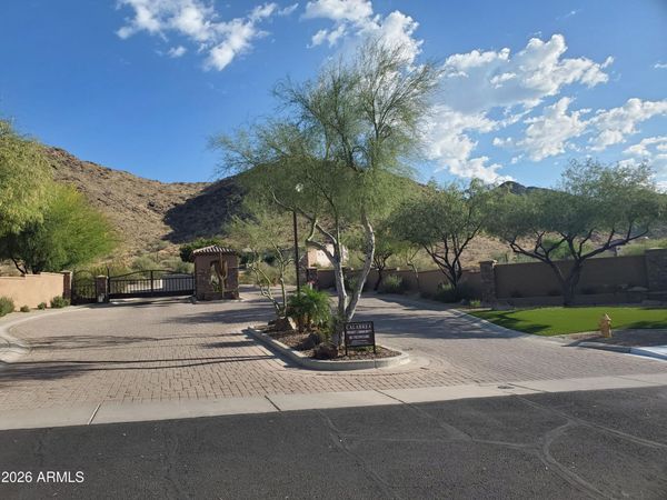 3109 W NIGHTHAWK Way, Unit 84, Phoenix, AZ 85045