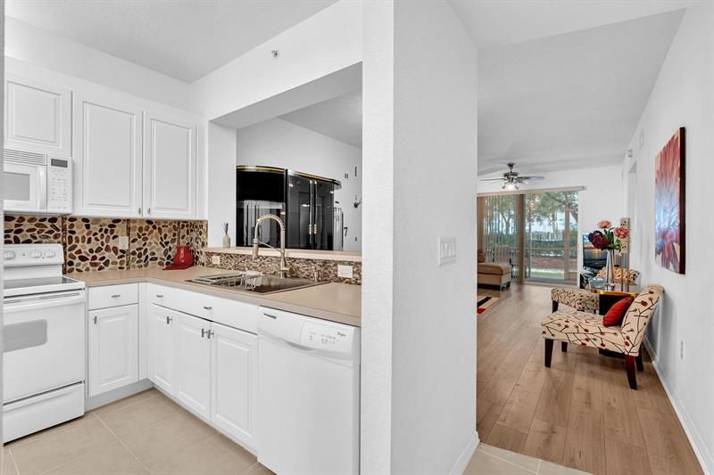 7775 Yardley Drive, Unit 110, Tamarac, FL 33321 Photo