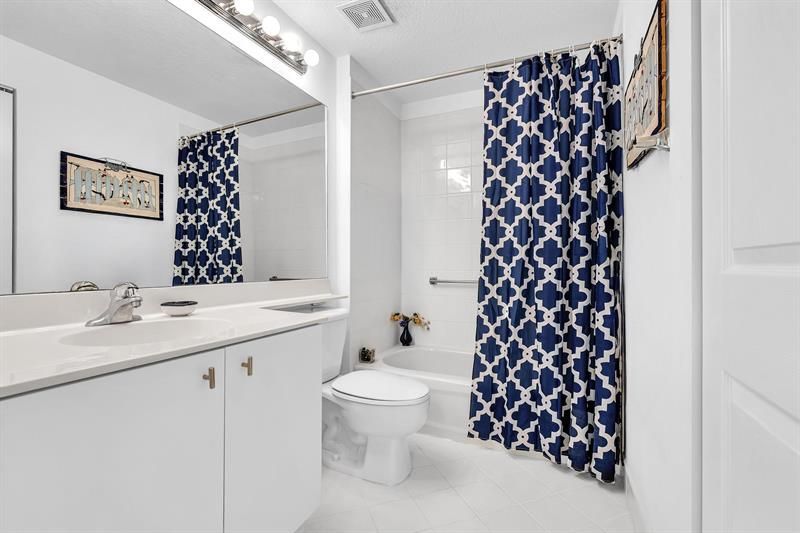 7775 Yardley Drive, Unit 110, Tamarac, FL 33321 Photo