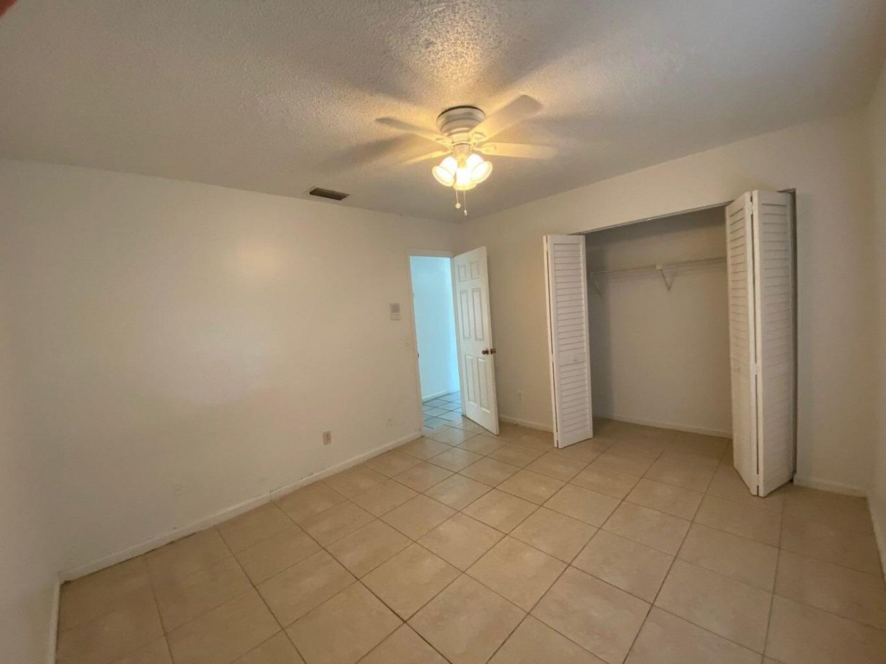 399 Glenwood Drive, West Palm Beach, FL 33415 Photo