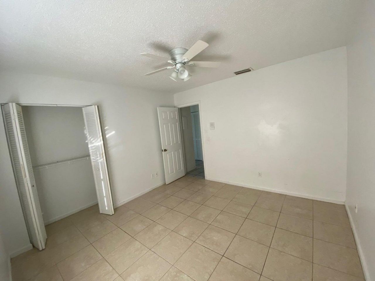 399 Glenwood Drive, West Palm Beach, FL 33415 Photo