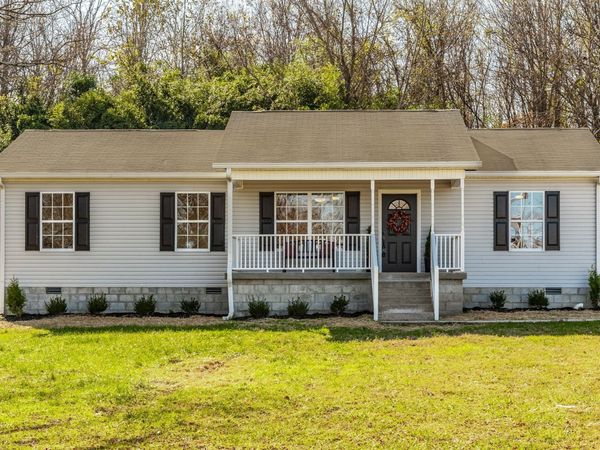 1218 Locust St, Westmoreland, TN 37186