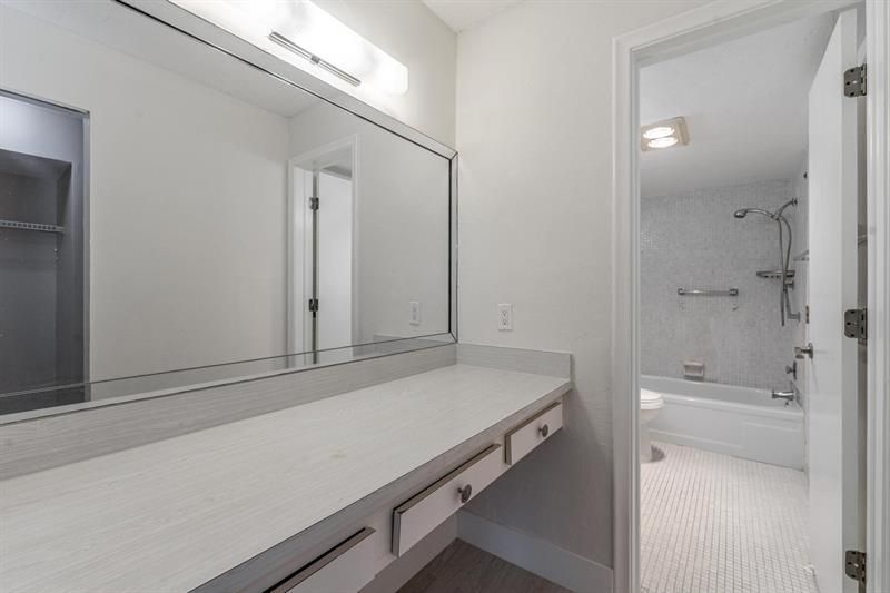 2551 Aragon Boulevard, Unit 406, Sunrise, FL 33322 Photo