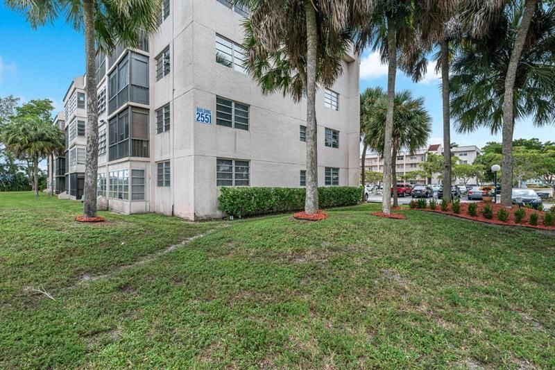 2551 Aragon Boulevard, Unit 406, Sunrise, FL 33322 Photo