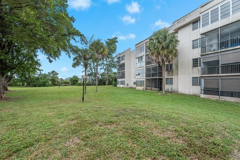 2551 Aragon Boulevard, Unit 406, Sunrise, FL 33322 Photo
