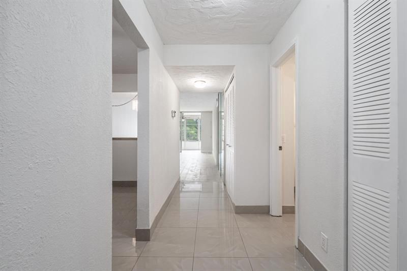 2551 Aragon Boulevard, Unit 406, Sunrise, FL 33322 Photo